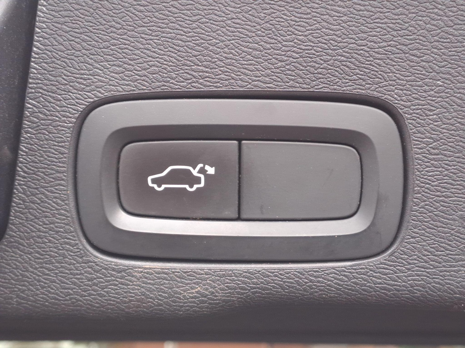 Used Volvo XC60 2018 for sale - 76522392: Photo 9