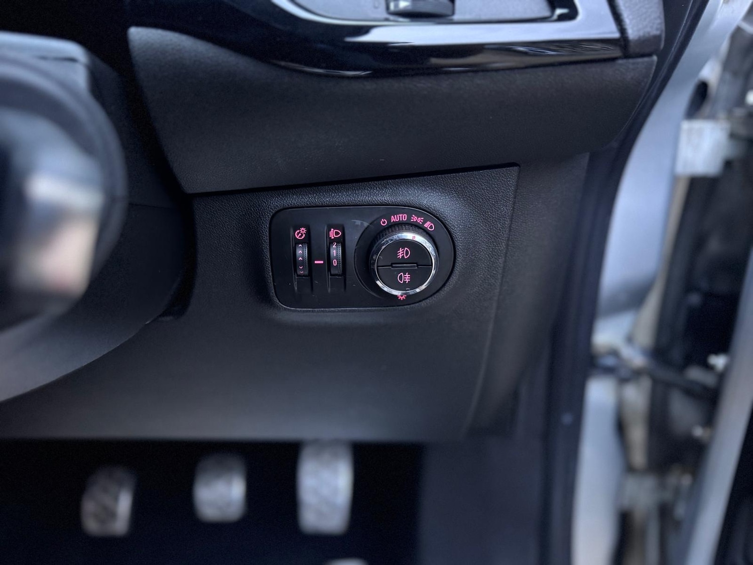 Used Vauxhall Corsa 2015 for sale - 76596113: Photo 16