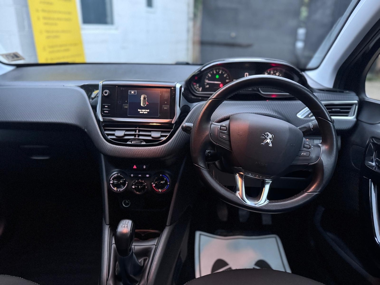 Used Peugeot 208 2016 for sale - 76595543: Photo 12