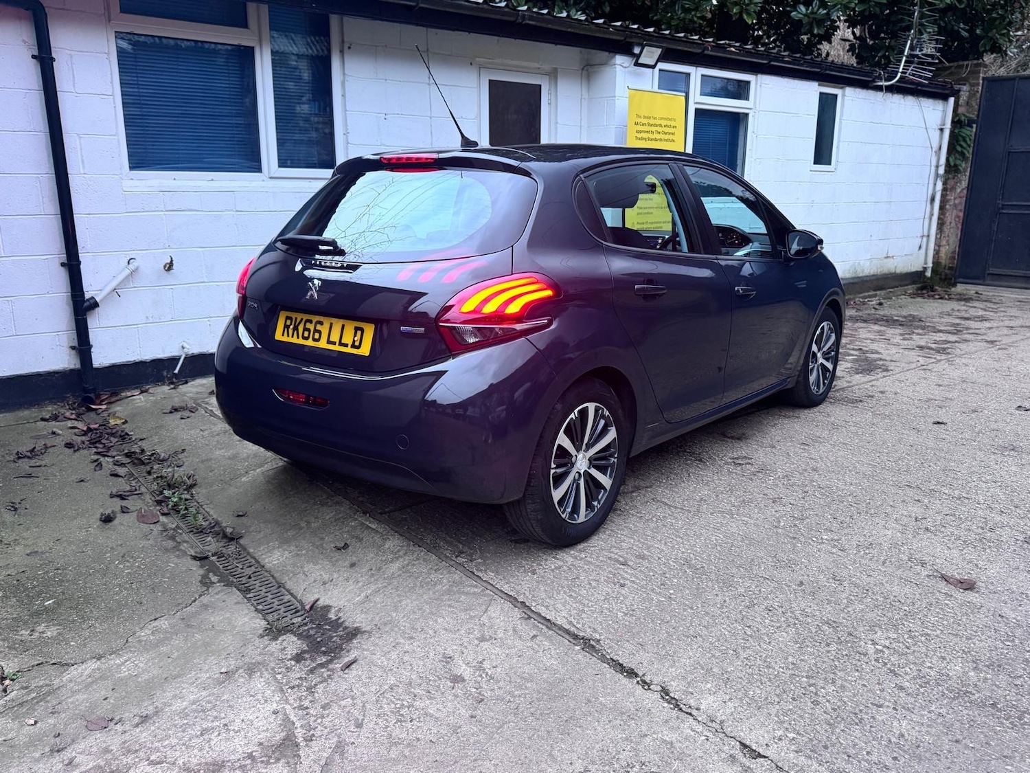 Used Peugeot 208 2016 for sale - 76595543: Photo 4