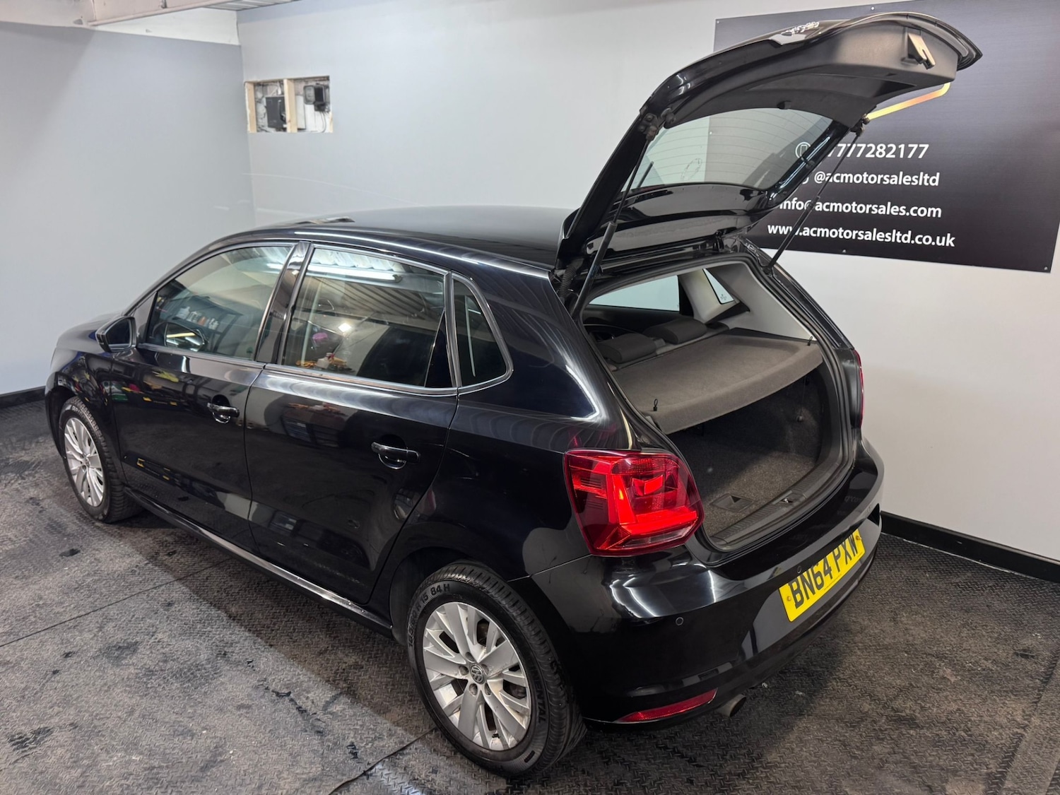 Used Volkswagen Polo 2014 for sale - 78099792: Photo 9