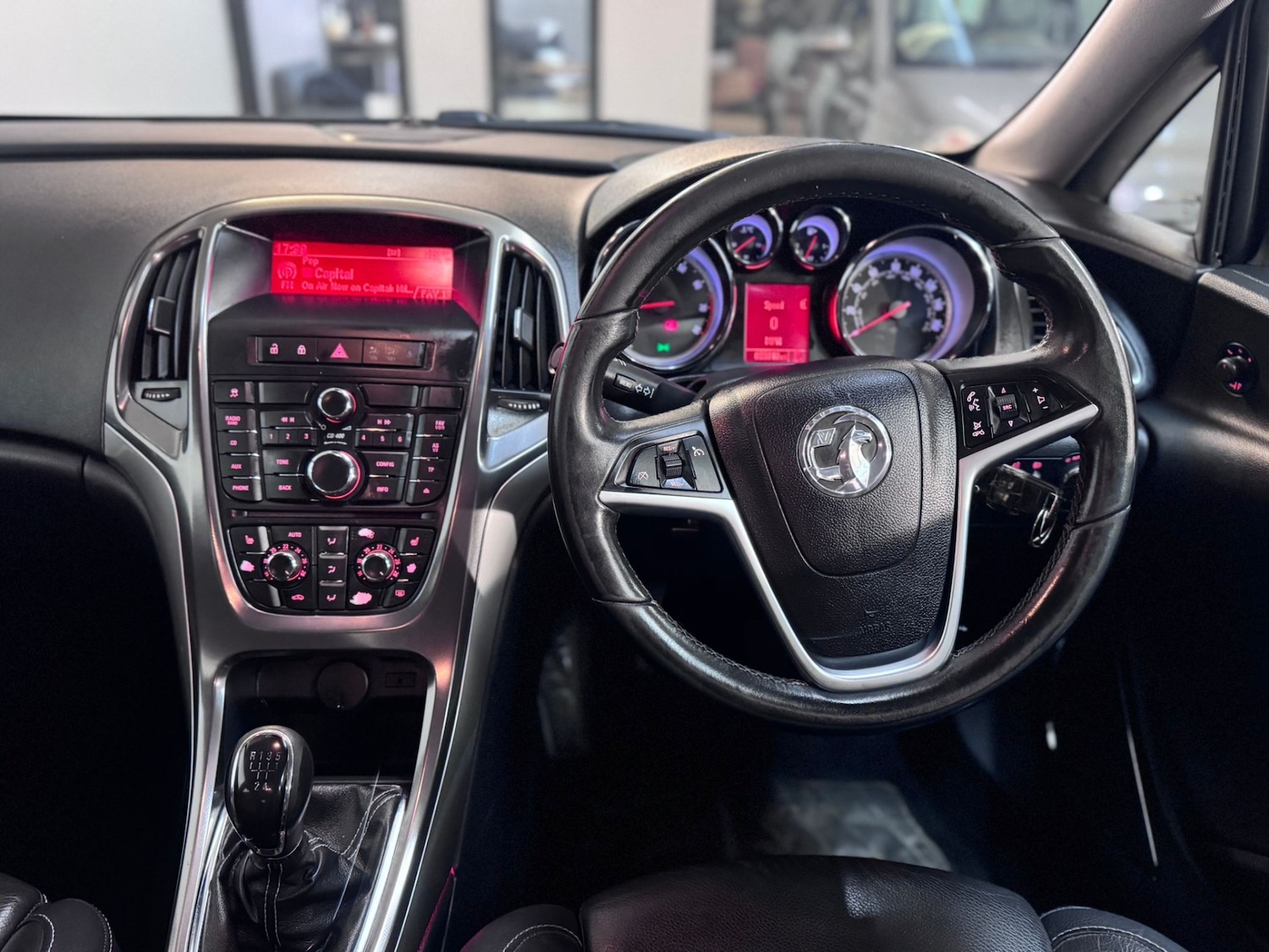 Used Vauxhall Astra 2012 for sale - 78025355: Photo 10