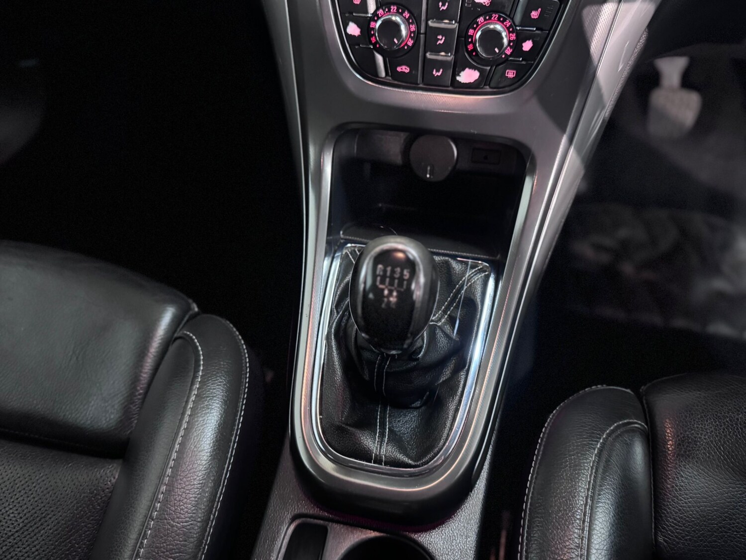 Used Vauxhall Astra 2012 for sale - 78025355: Photo 14