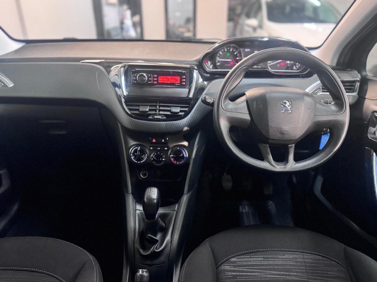 Used Peugeot 208 2016 for sale - 77319924: Photo 15