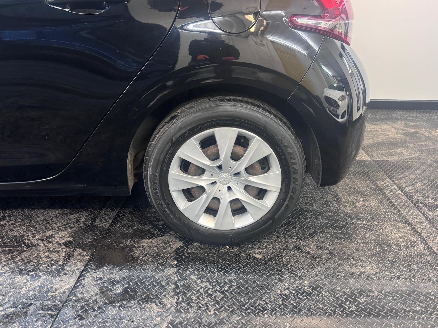 Used Peugeot 208 2016 for sale - 77319924: Photo 8