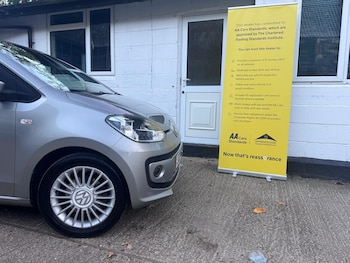Used Volkswagen up! 2013 for sale - 76187337: Photo 2