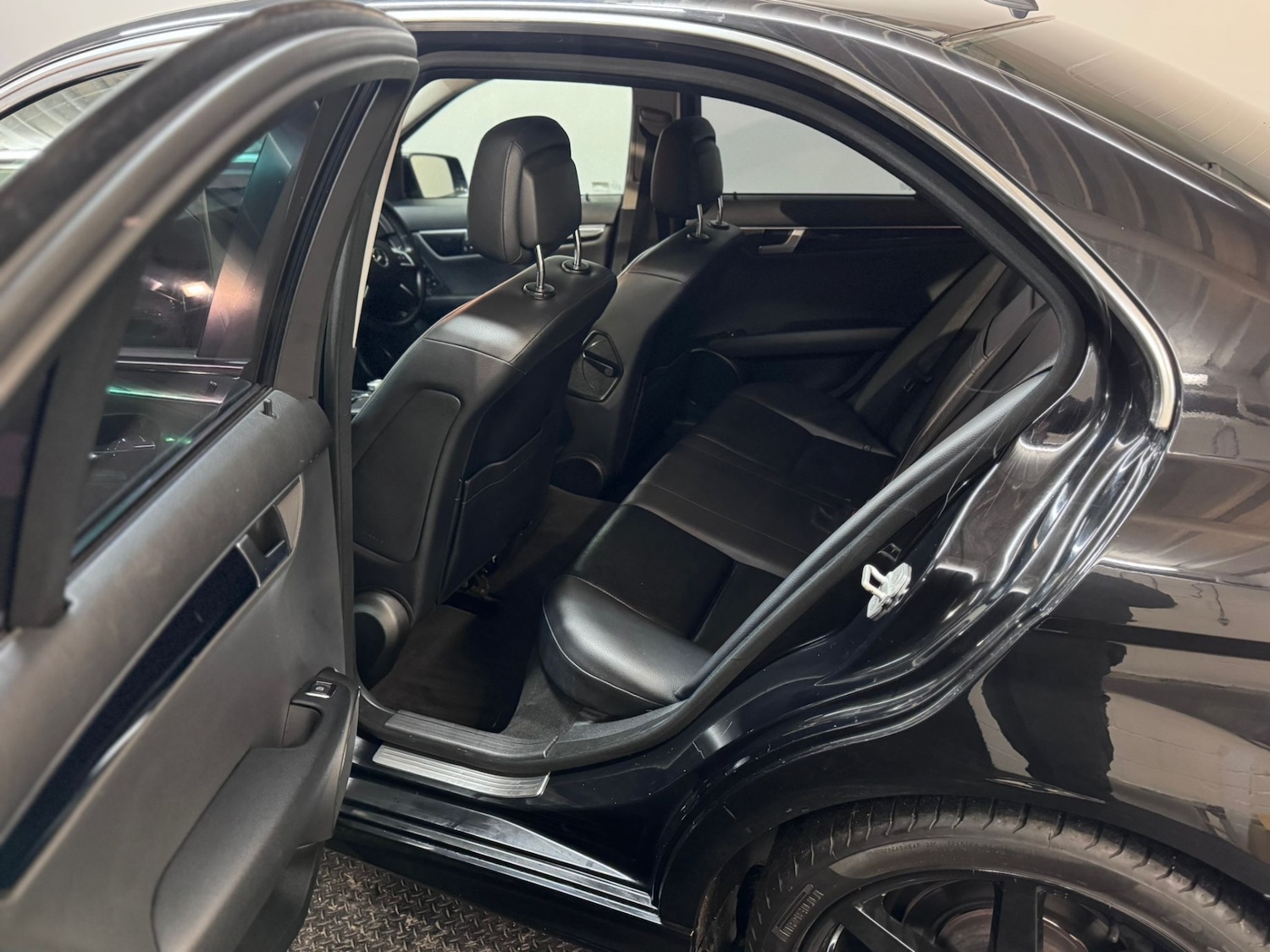 Used Mercedes-Benz C Class 2012 for sale - 77399280: Photo 26