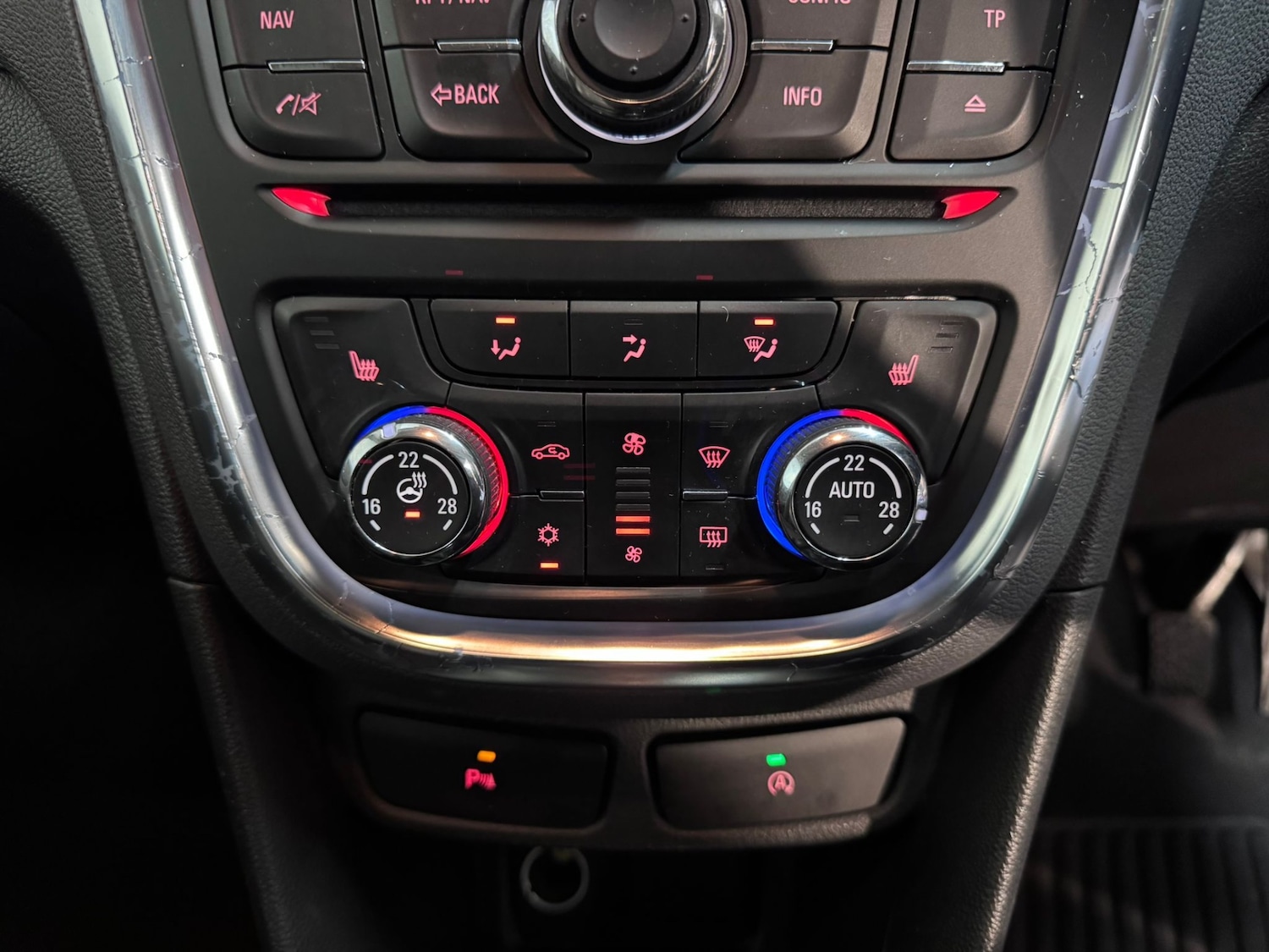 Used Vauxhall Mokka 2015 for sale - 77851685: Photo 16