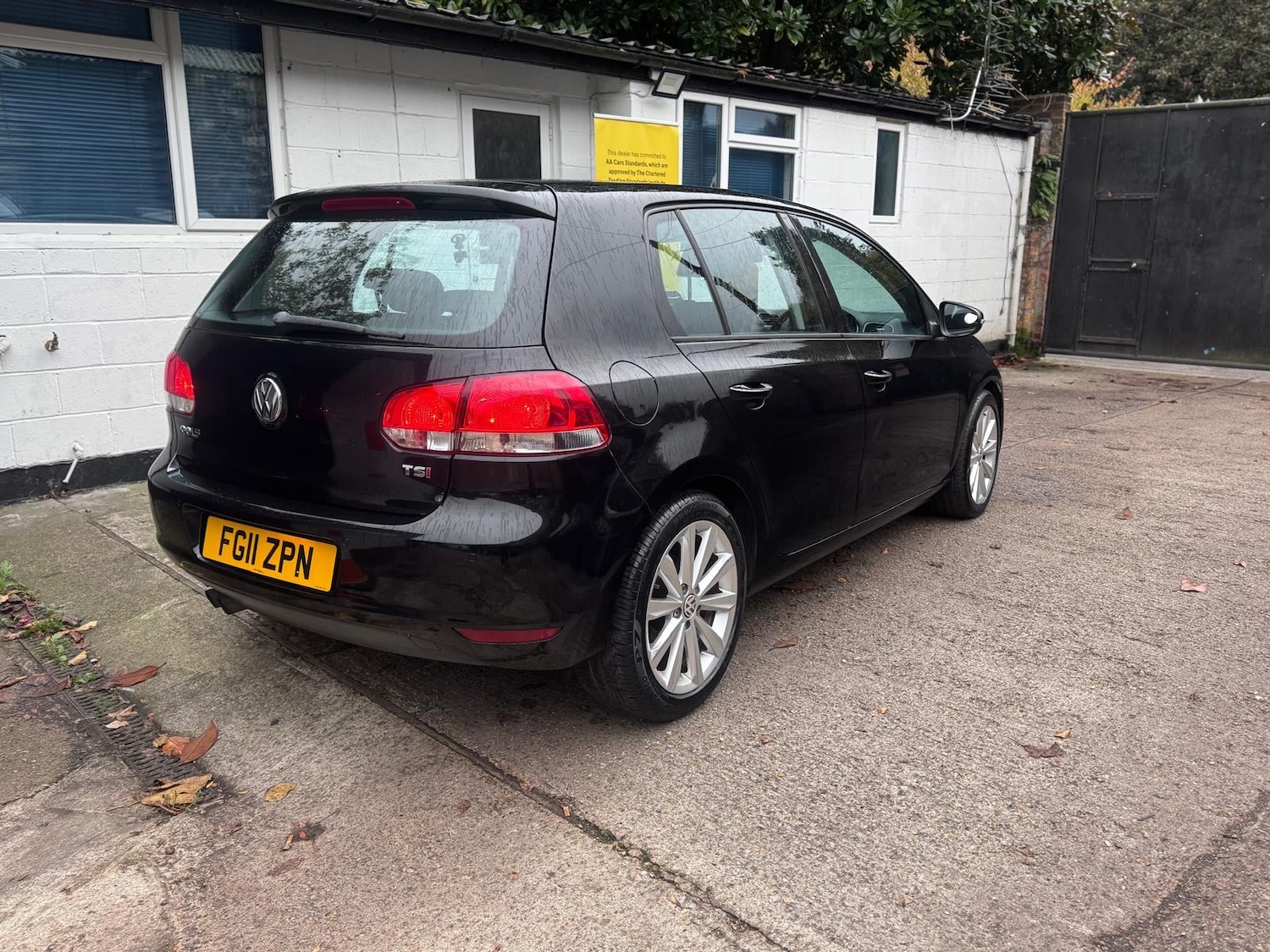 Used Volkswagen Golf 2011 for sale - 76379678: Photo 4