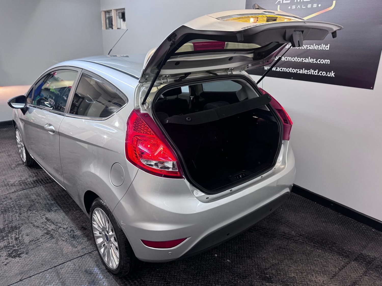 Used Ford Fiesta 2012 for sale - 77981185: Photo 24