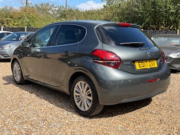 Used Peugeot 208 2017 for sale - 79658128: Photo