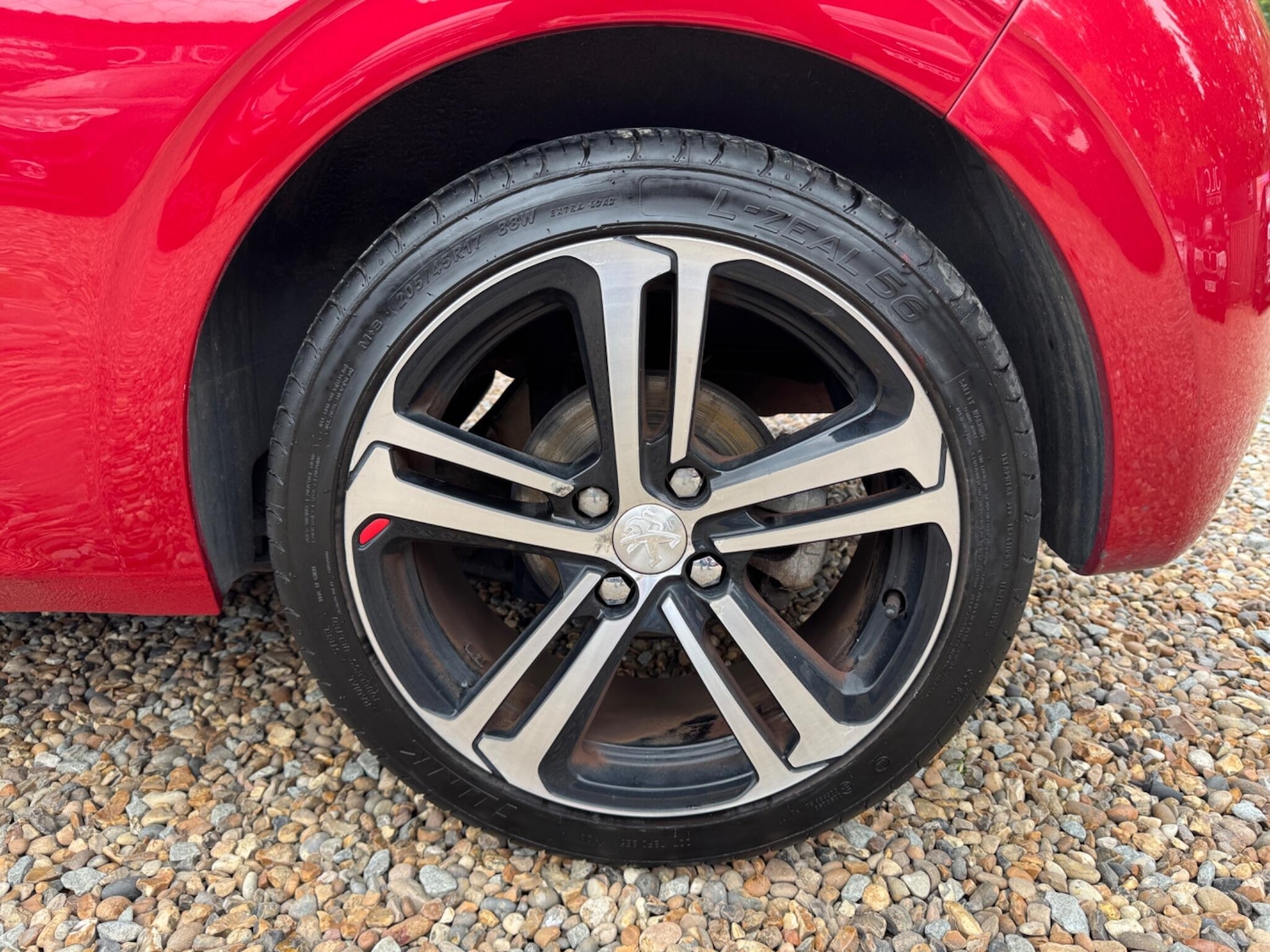 Used Peugeot 208 2015 for sale - 76472609: Photo 15