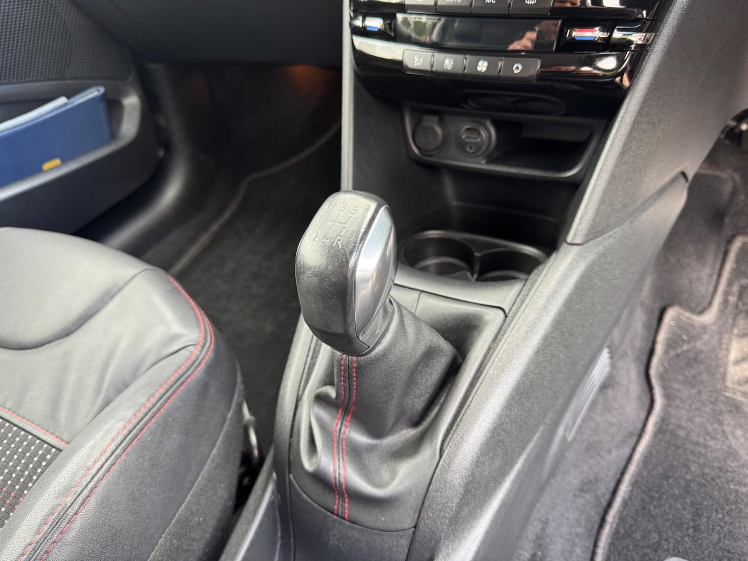 Used Peugeot 208 2015 for sale - 76472609: Photo 24