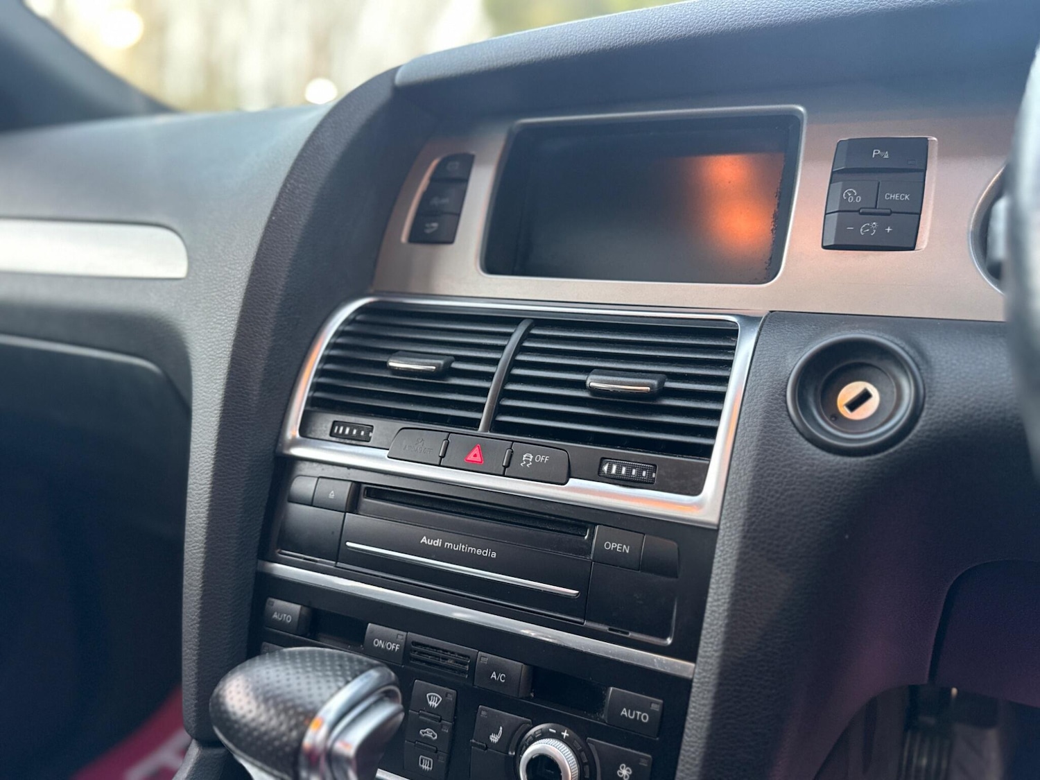 Used Audi Q7 2015 for sale - 76823872: Photo 31