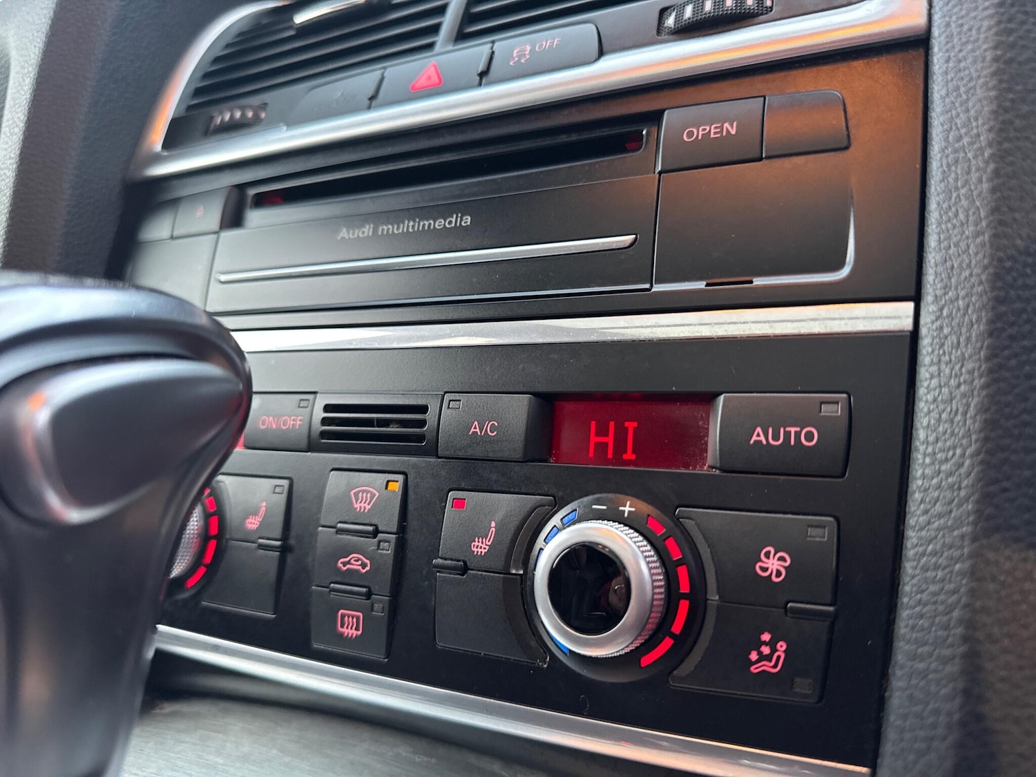 Used Audi Q7 2015 for sale - 76823872: Photo 33