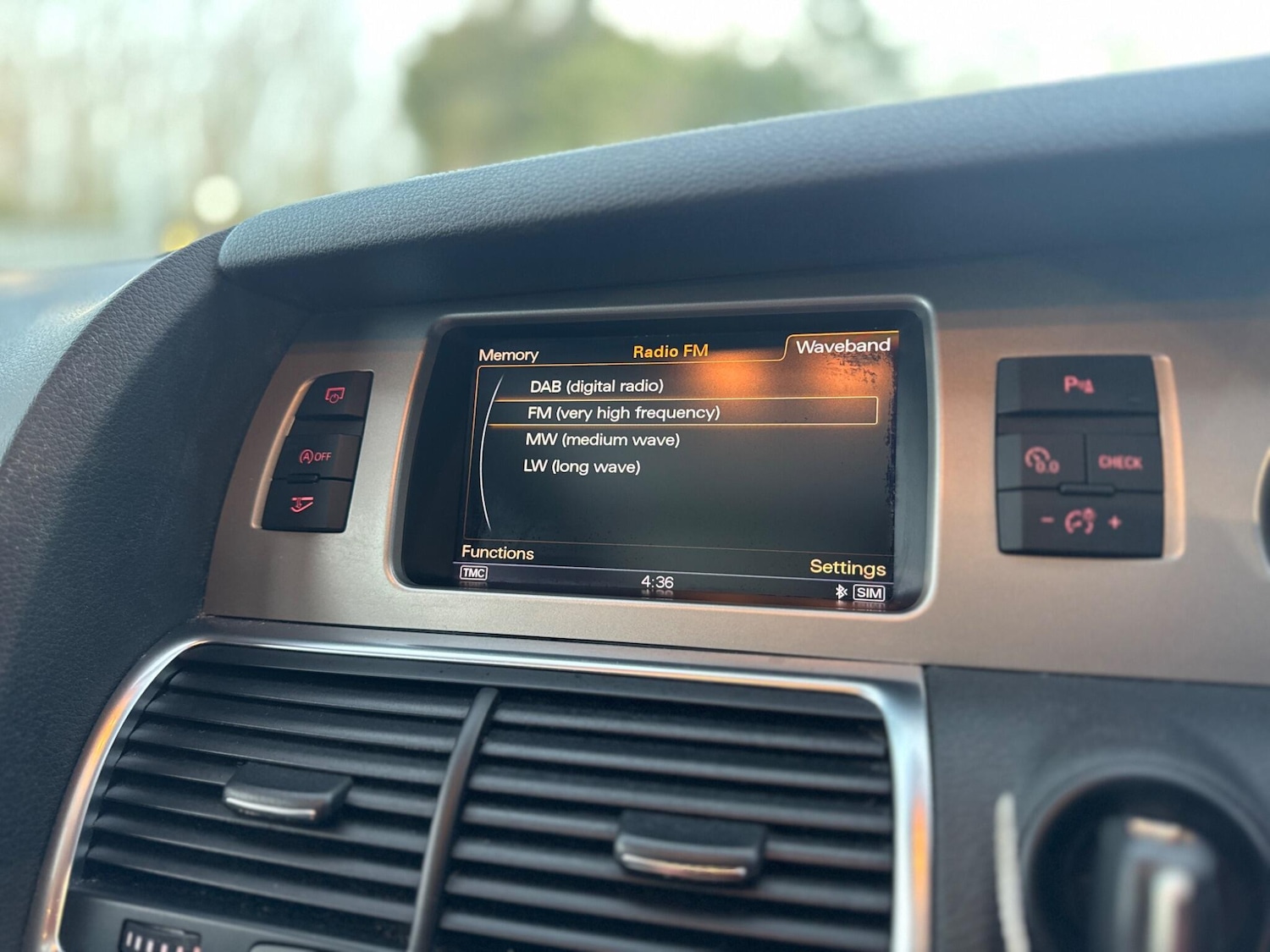 Used Audi Q7 2015 for sale - 76823872: Photo 37