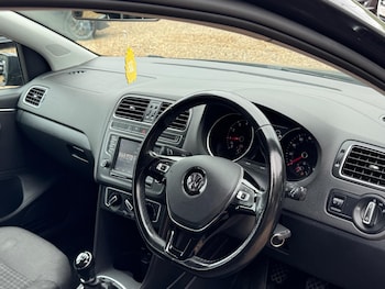 Used Volkswagen Polo 2015 for sale - 78892261: Photo
