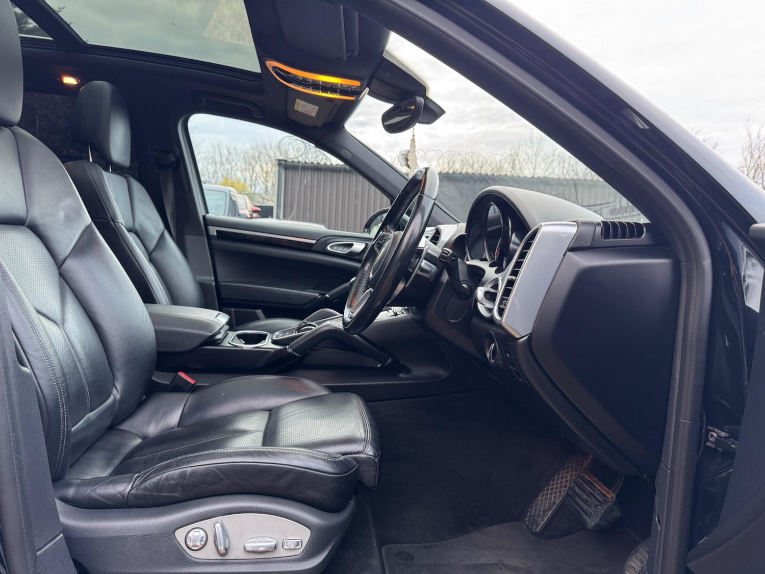 Used Porsche Cayenne 2016 for sale - 76584578: Photo 27