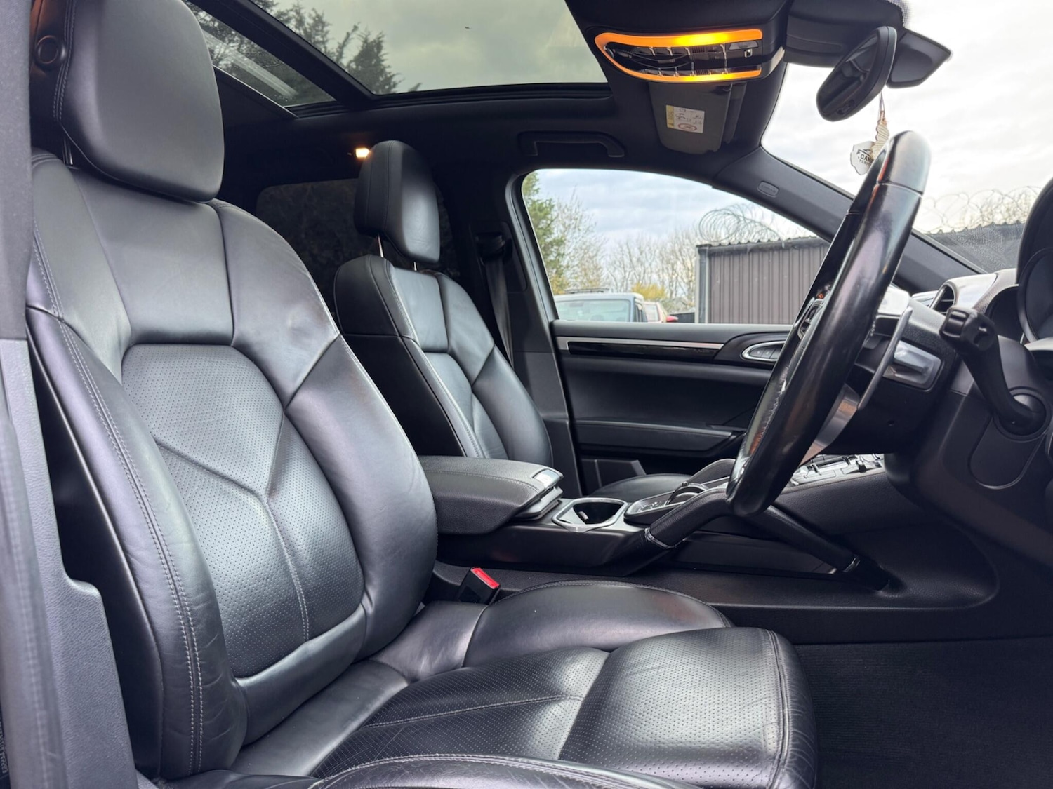 Used Porsche Cayenne 2016 for sale - 76584578: Photo 28