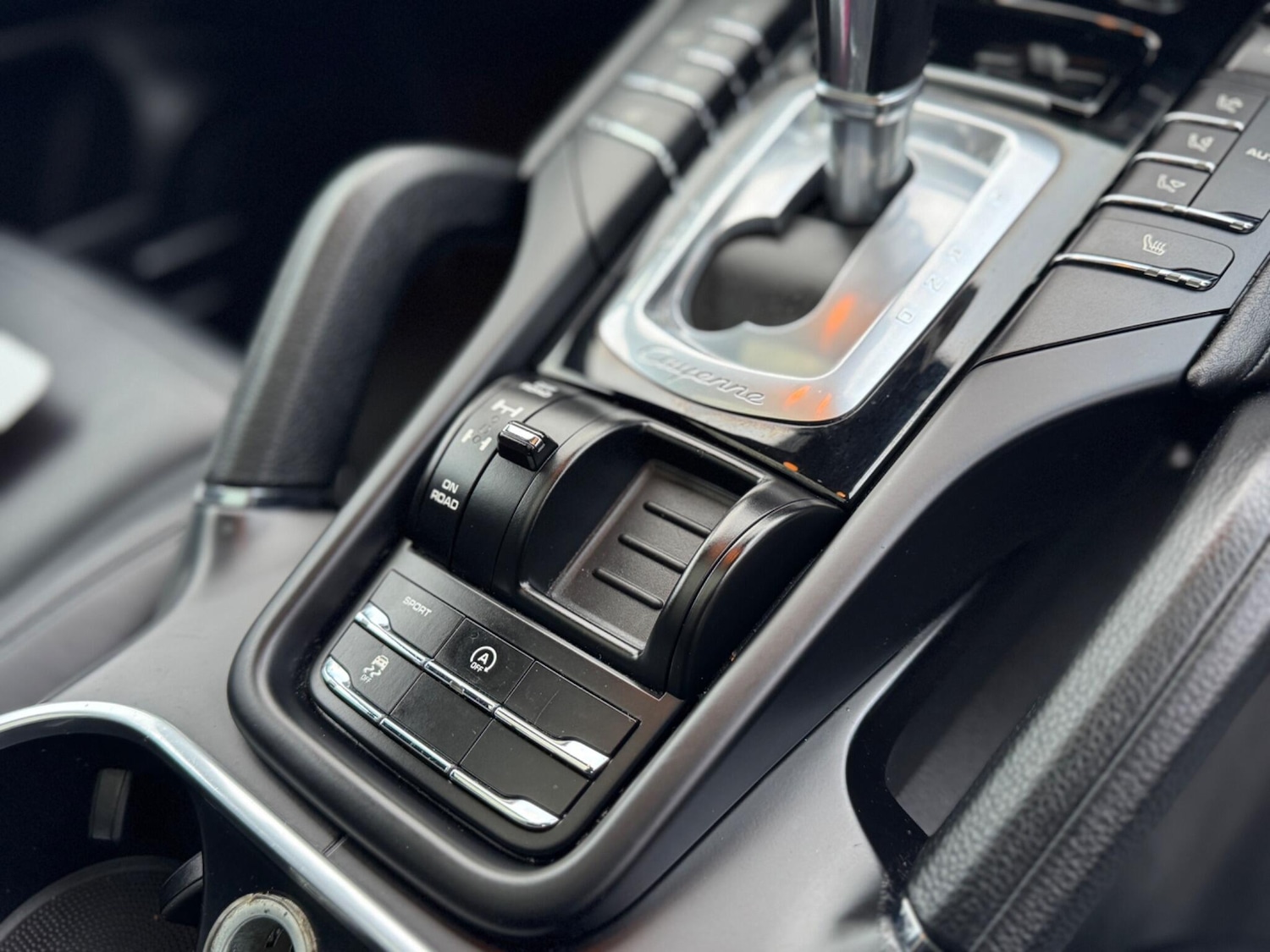 Used Porsche Cayenne 2016 for sale - 76584578: Photo 34