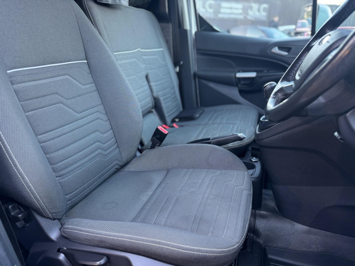 Used Ford Transit Connect 2017 for sale - 76742981: Photo 33