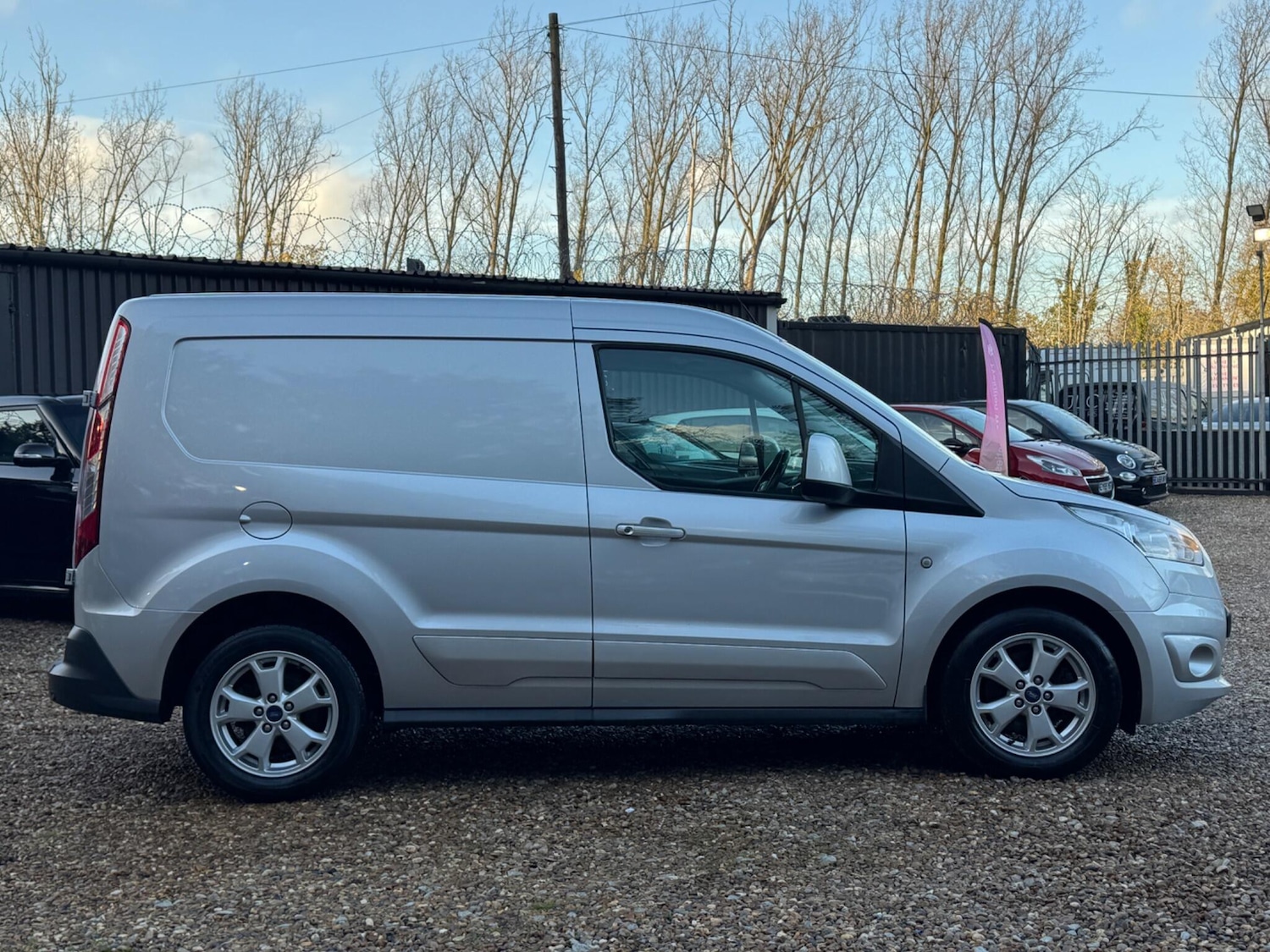 Used Ford Transit Connect 2017 for sale - 76742981: Photo 9