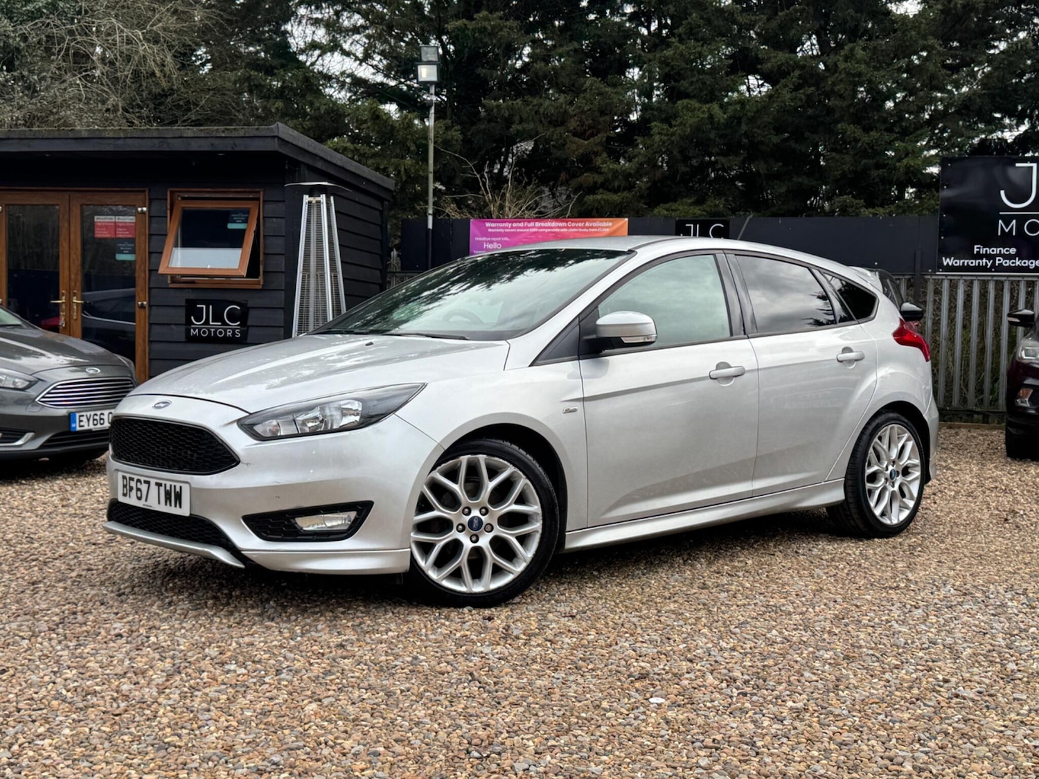 Used Ford Focus 2017 for sale - 78062602: Photo 2