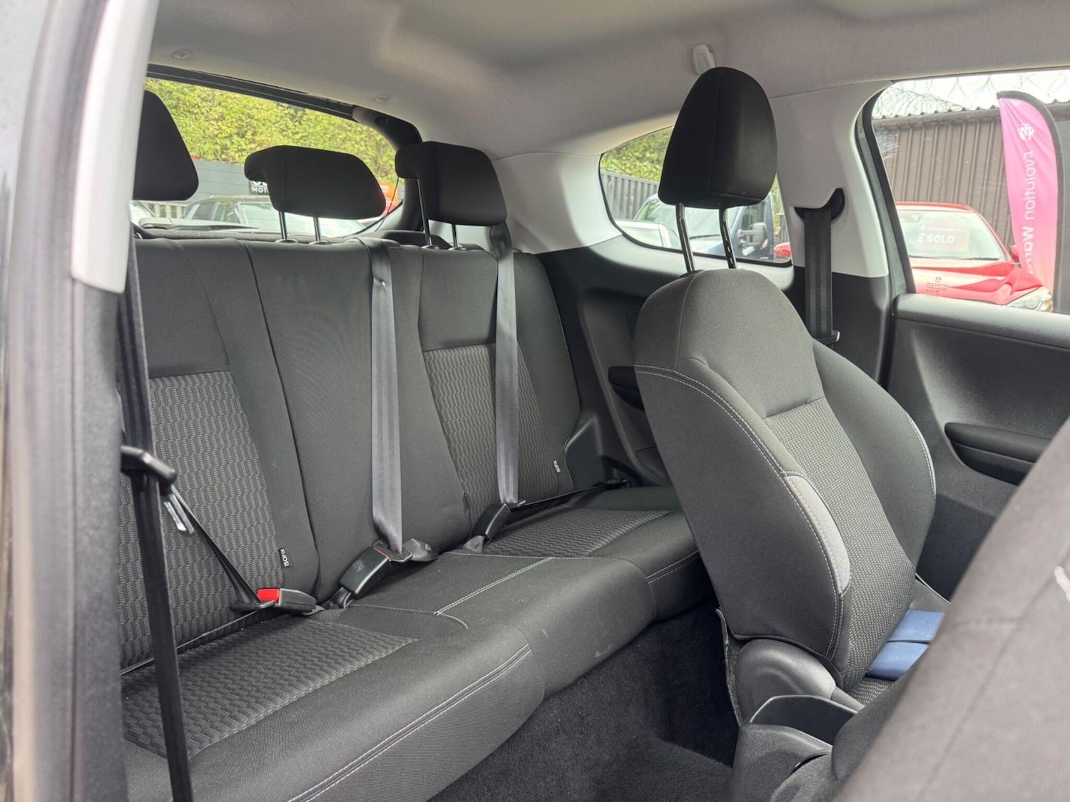 Used Peugeot 208 2016 for sale - 76473004: Photo 21