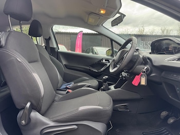 Used Peugeot 208 2016 for sale - 76473004: Photo