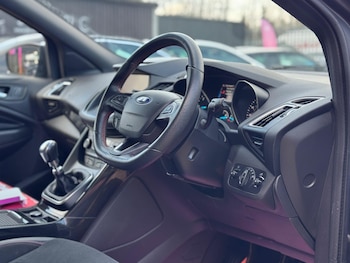 Used Ford Kuga 2019 for sale - 77755203: Photo