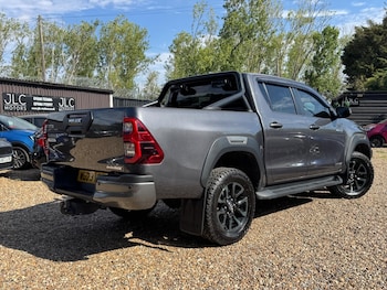Used Toyota Hilux 2023 for sale - 79348528: Photo