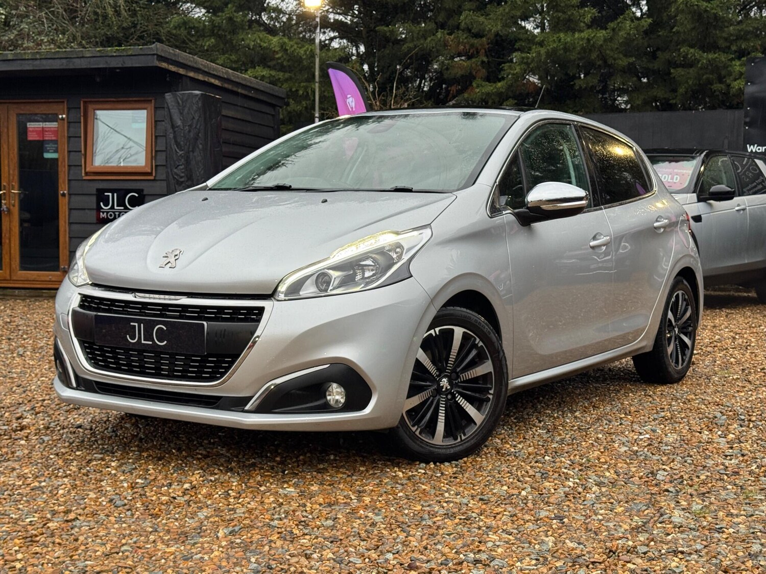 Used Peugeot 208 2018 for sale - 77755204: Photo 17