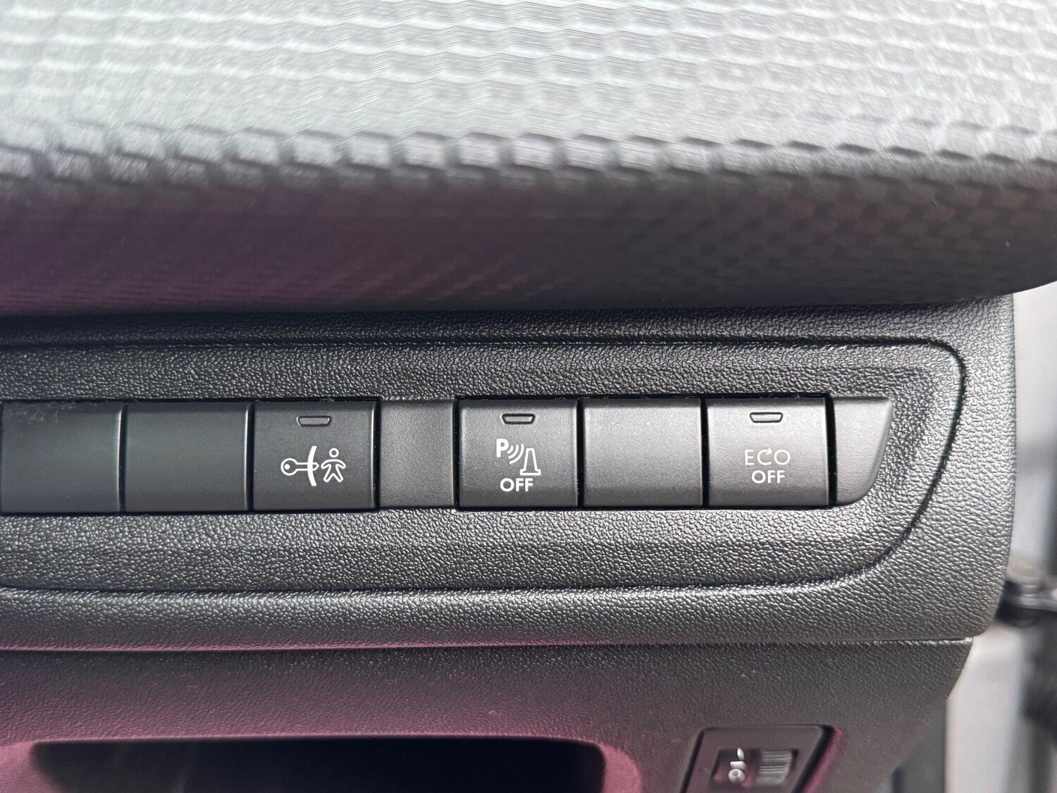 Used Peugeot 208 2018 for sale - 77755204: Photo 21