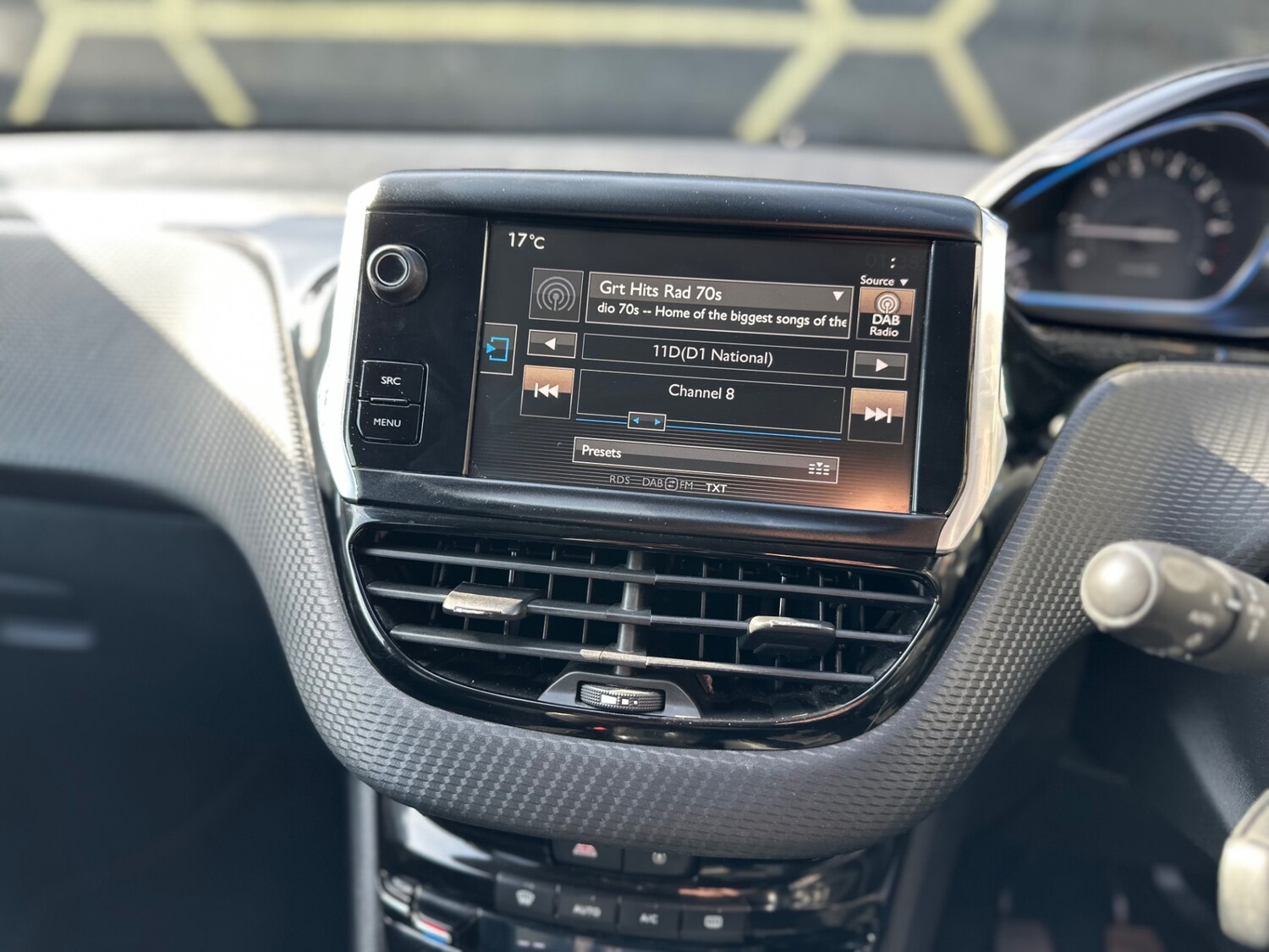 Used Peugeot 2008 2015 for sale - 77760295: Photo 12