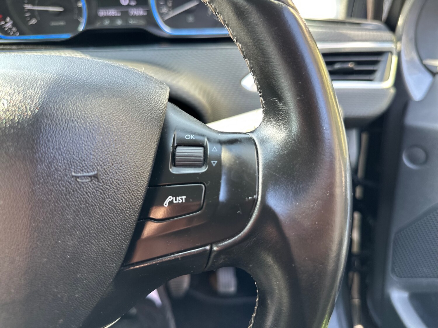 Used Peugeot 2008 2015 for sale - 77760295: Photo 16