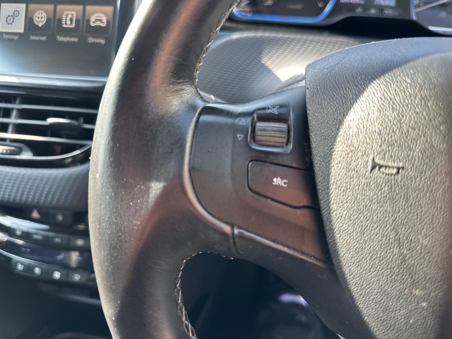 Used Peugeot 2008 2015 for sale - 77760295: Photo 17