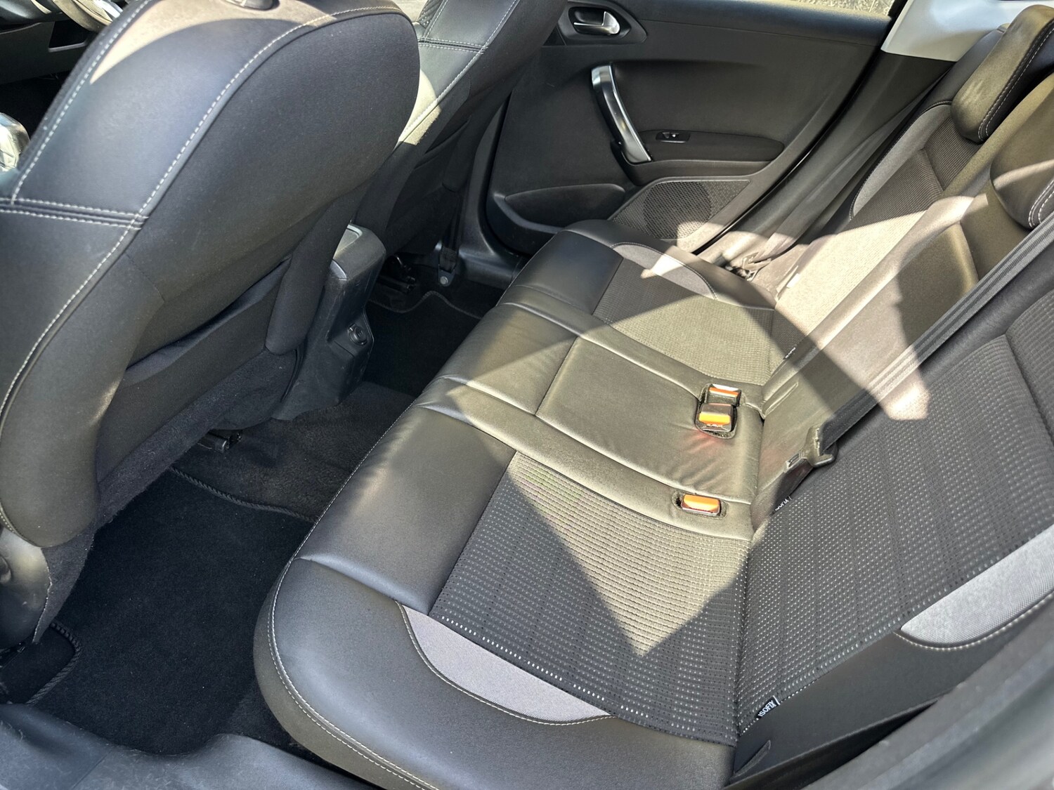 Used Peugeot 2008 2015 for sale - 77760295: Photo 9