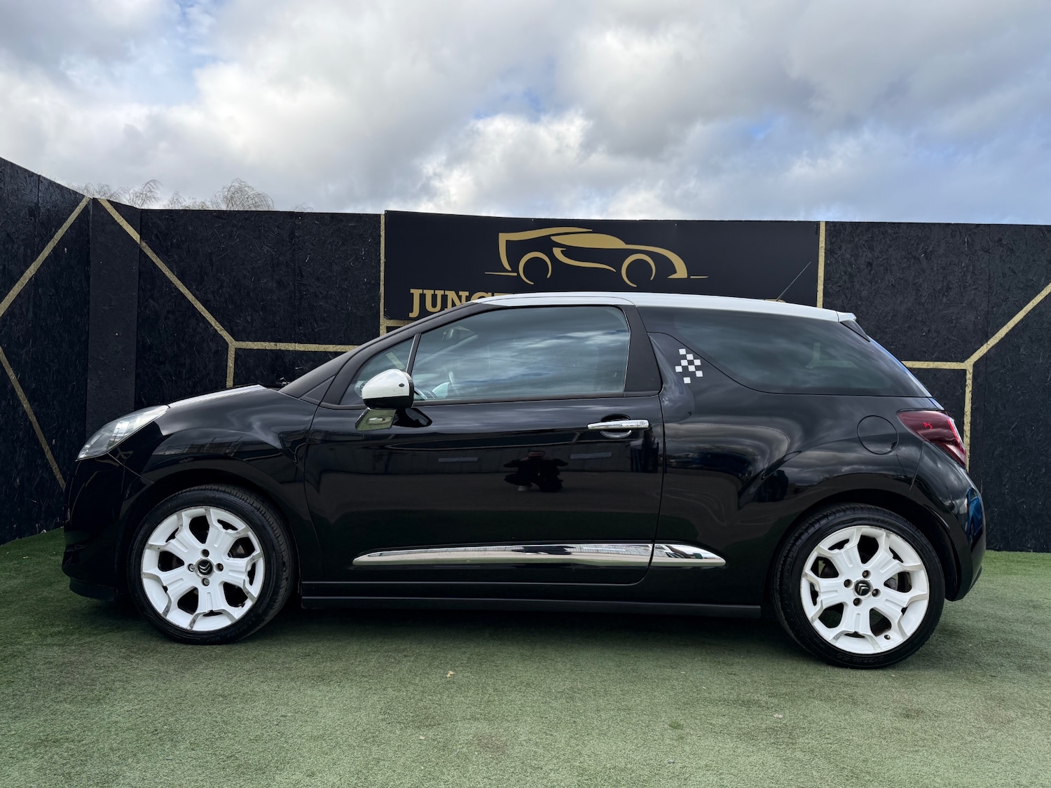 Used Citroen DS3 2015 for sale - 78000400: Photo 4