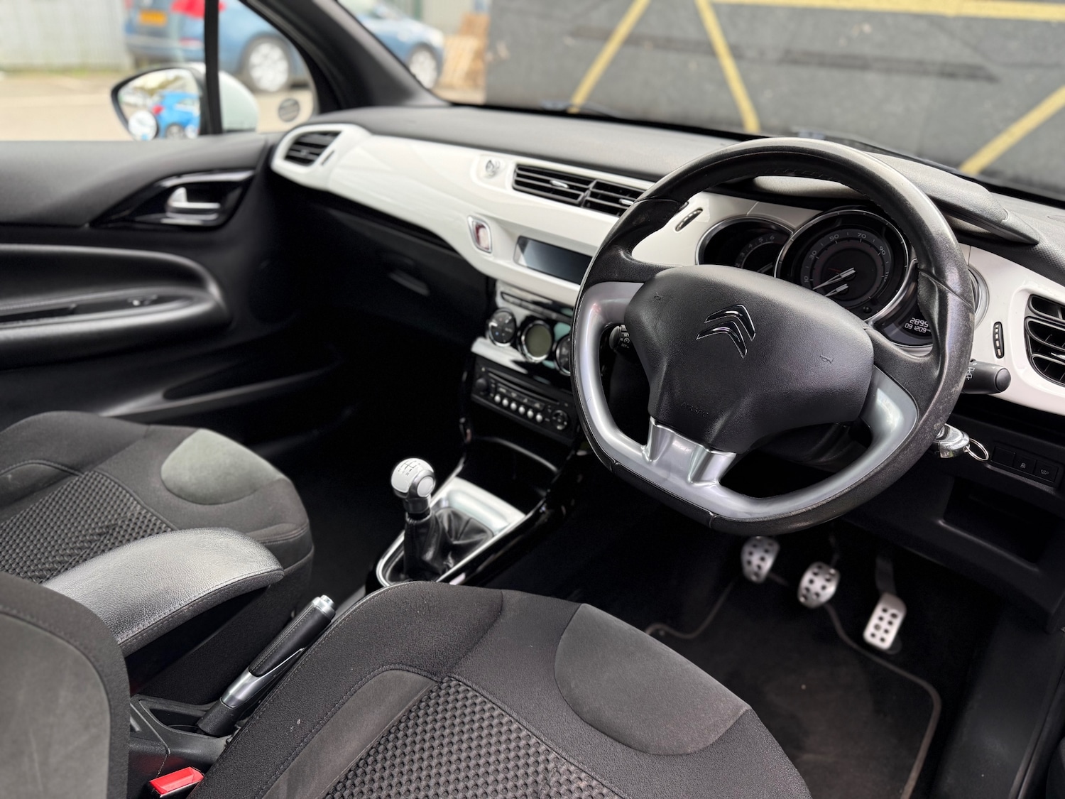 Used Citroen DS3 2015 for sale - 78000400: Photo 6