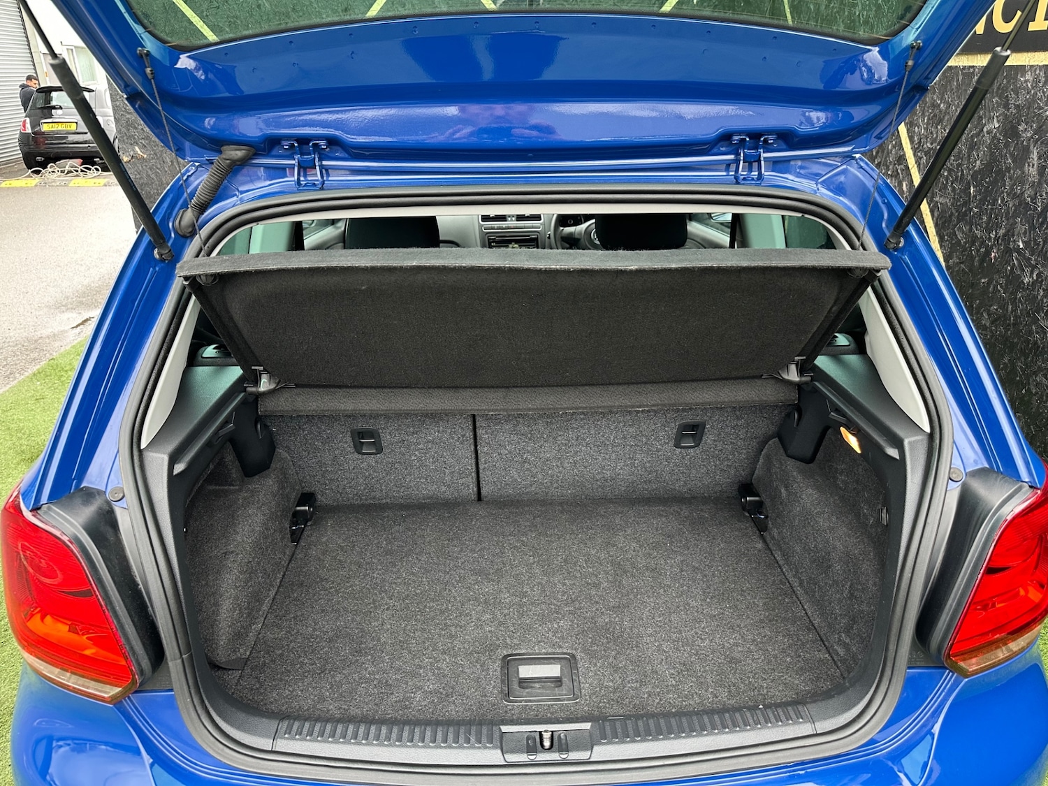 Used Volkswagen Polo 2011 for sale - 76544389: Photo 13