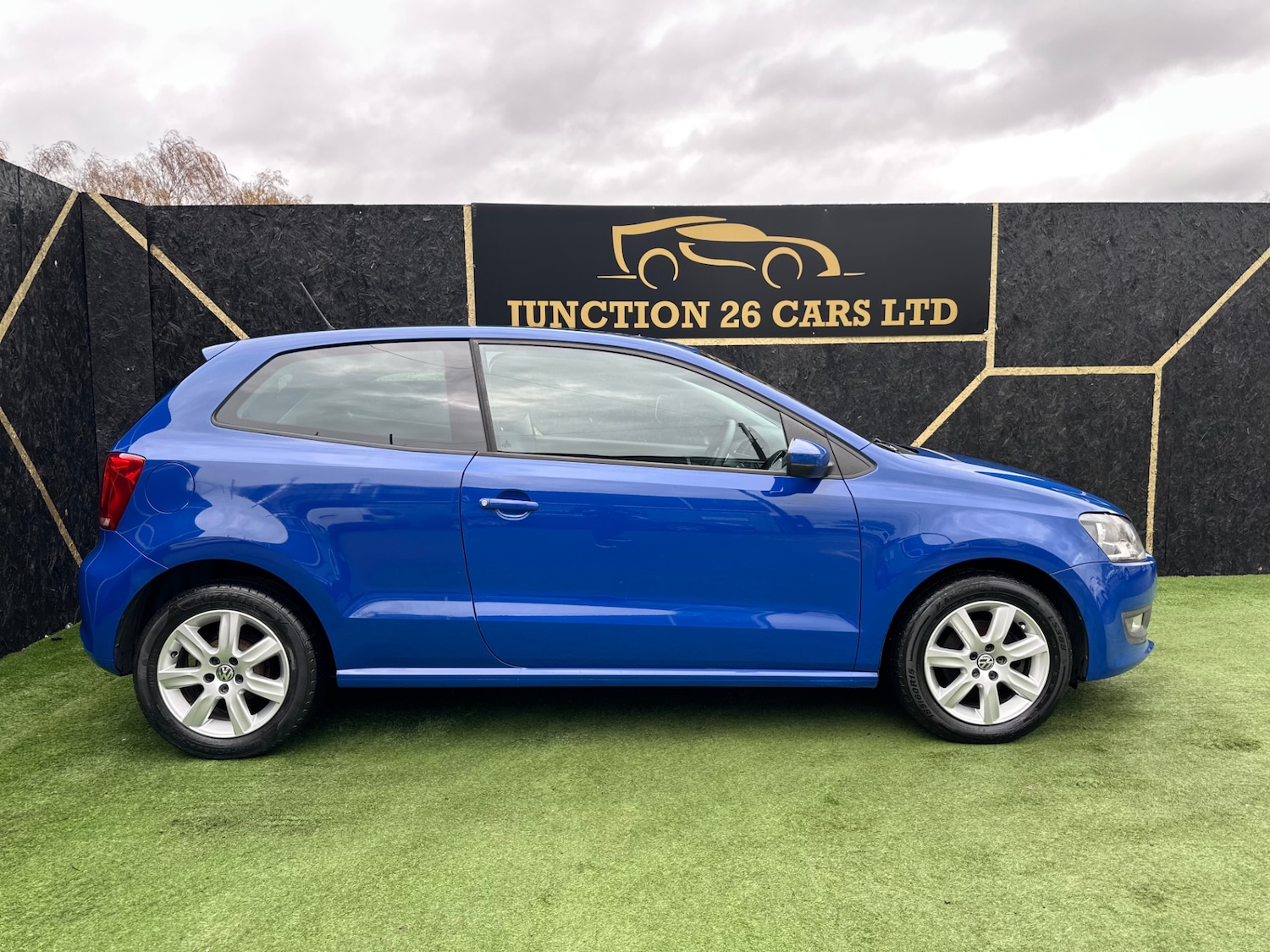 Used Volkswagen Polo 2011 for sale - 76544389: Photo 2