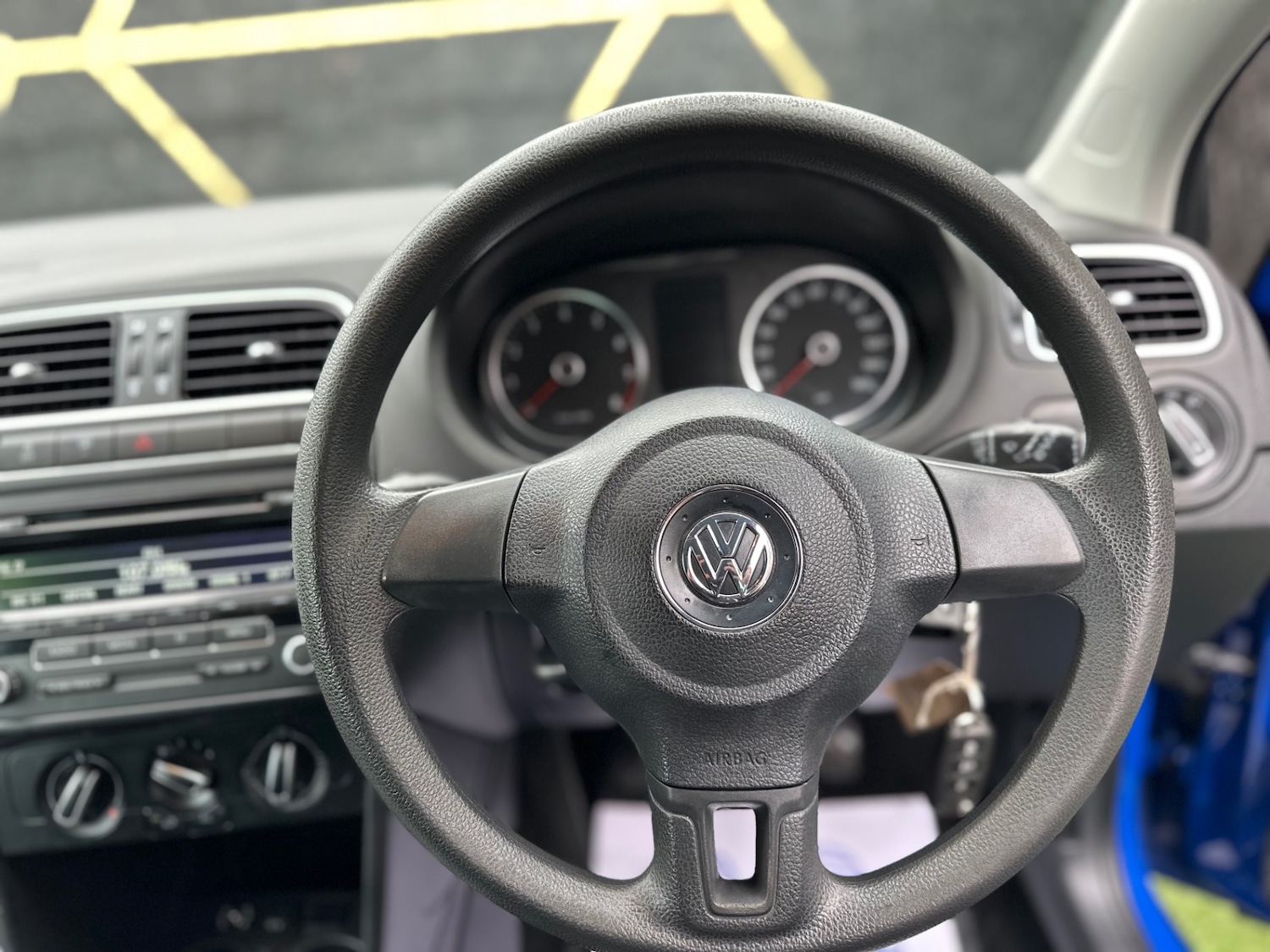 Used Volkswagen Polo 2011 for sale - 76544389: Photo 9