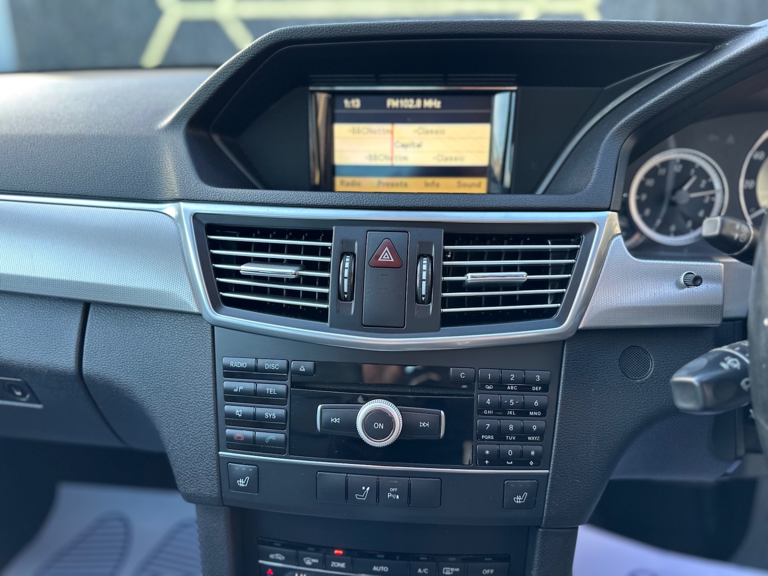 Used Mercedes-Benz E Class 2011 for sale - 76599711: Photo 10