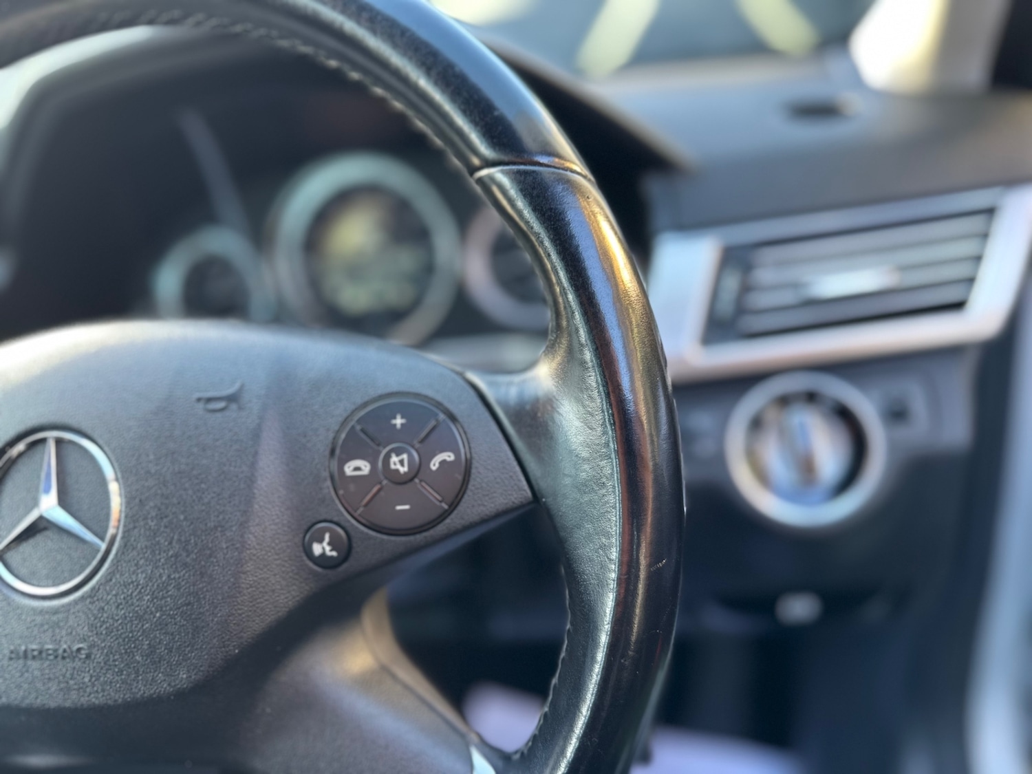 Used Mercedes-Benz E Class 2011 for sale - 76599711: Photo 12