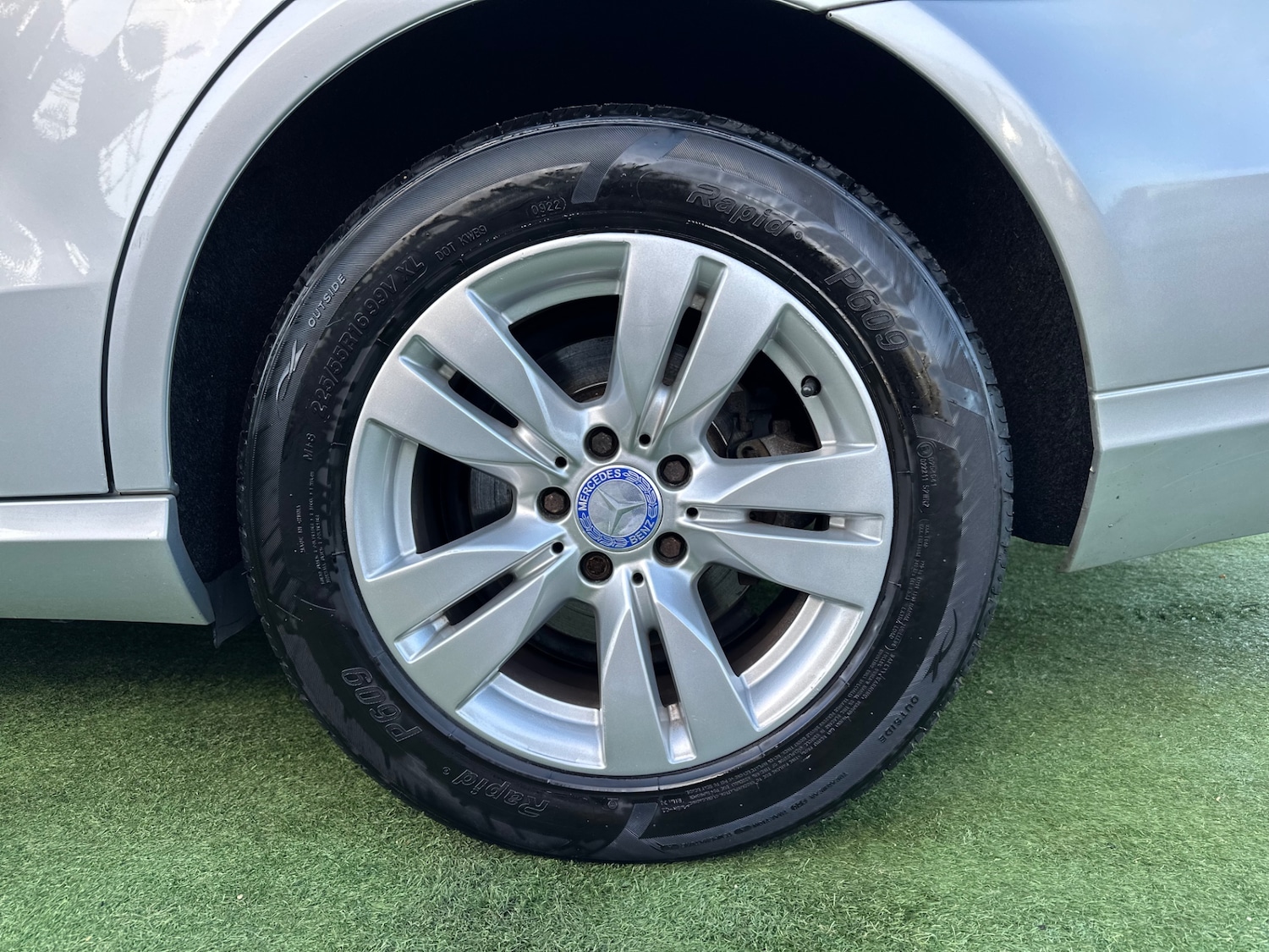 Used Mercedes-Benz E Class 2011 for sale - 76599711: Photo 16