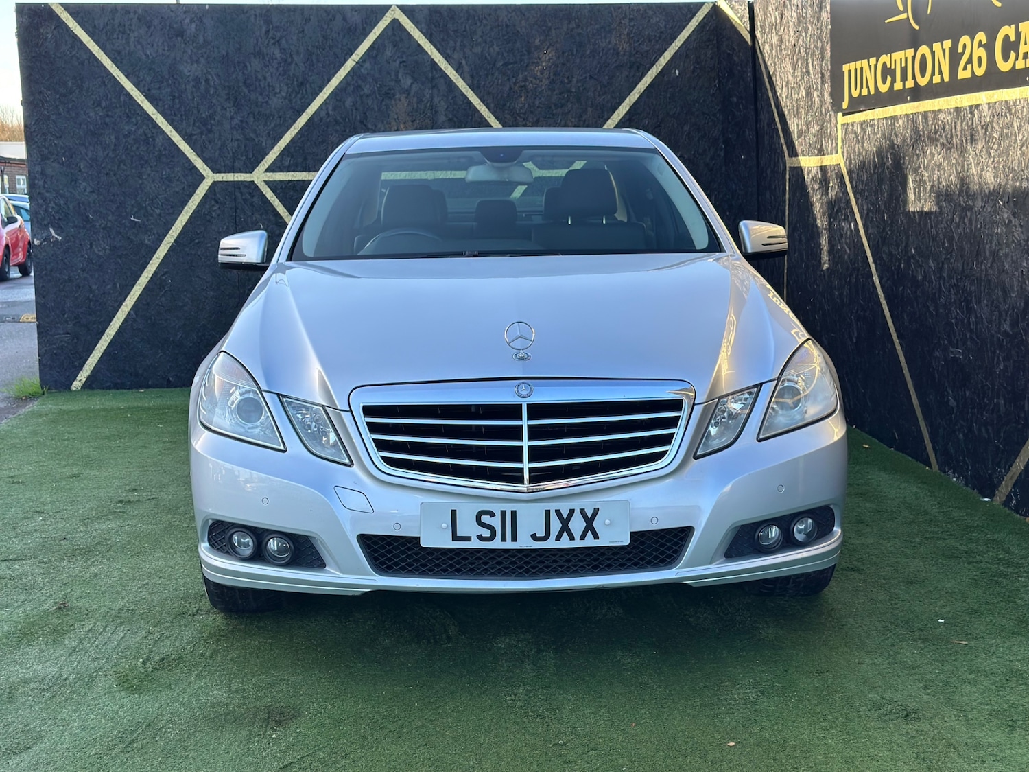 Used Mercedes-Benz E Class 2011 for sale - 76599711: Photo 3