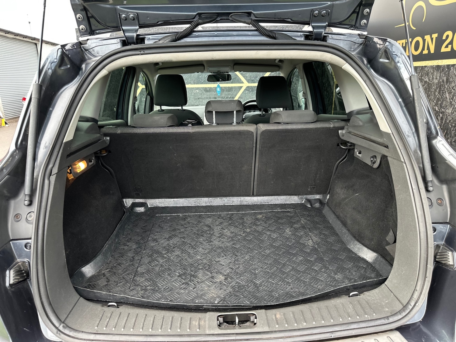 Used Ford Kuga 2010 for sale - 76736493: Photo 12