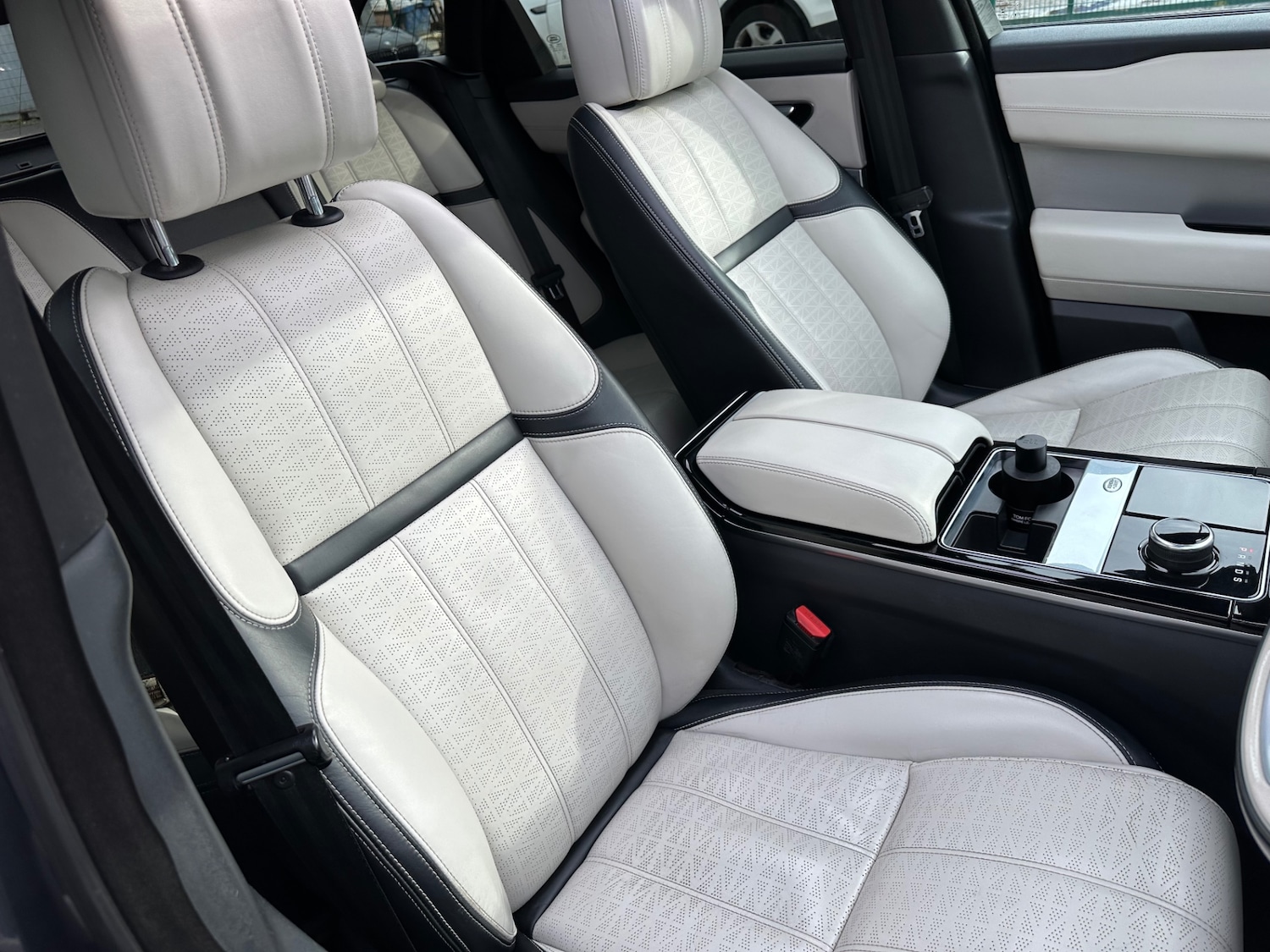 Used Land Rover Range Rover Velar 2017 for sale - 77630897: Photo 9