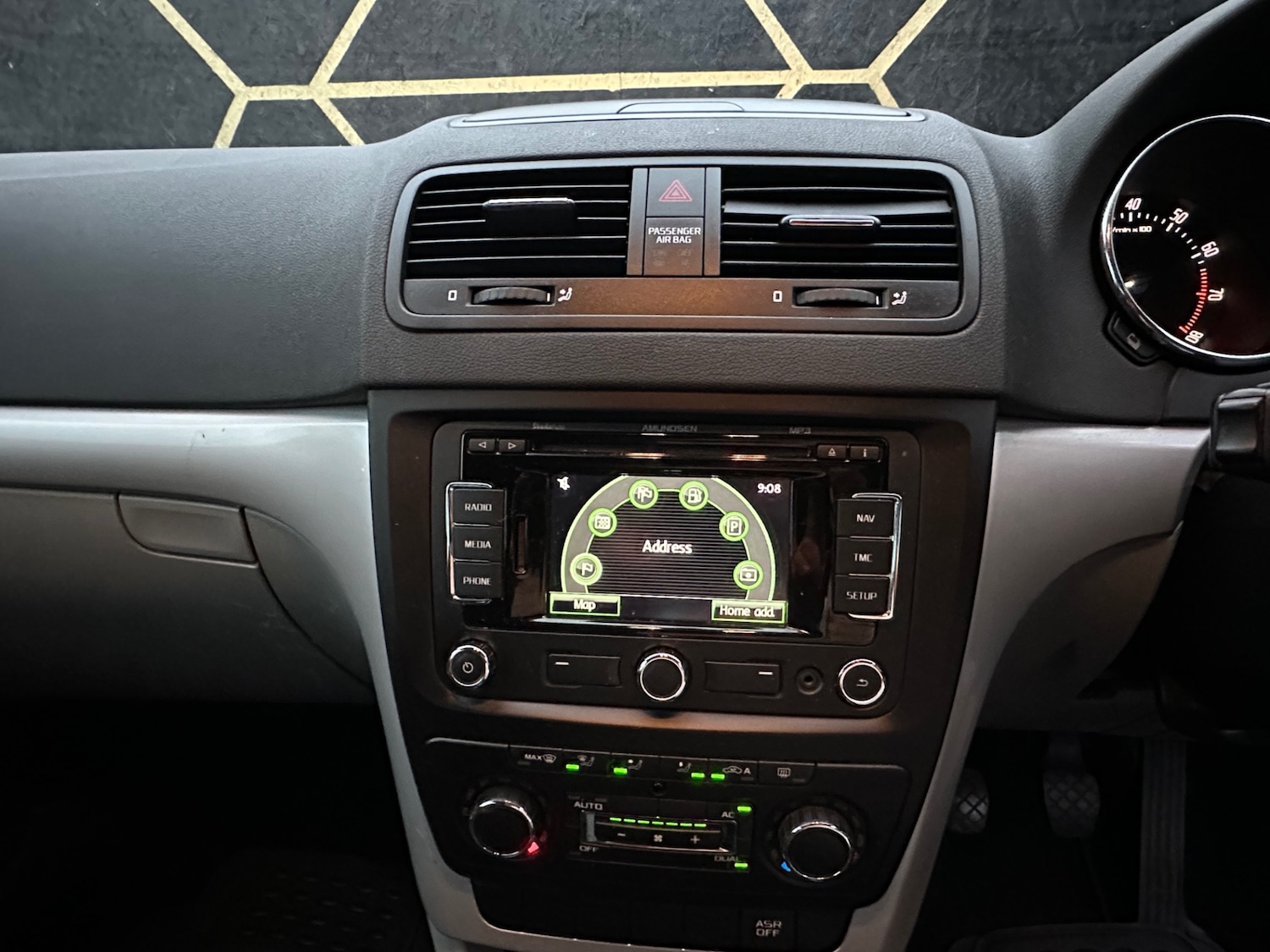 Used Skoda Yeti 2012 for sale - 76268191: Photo 10