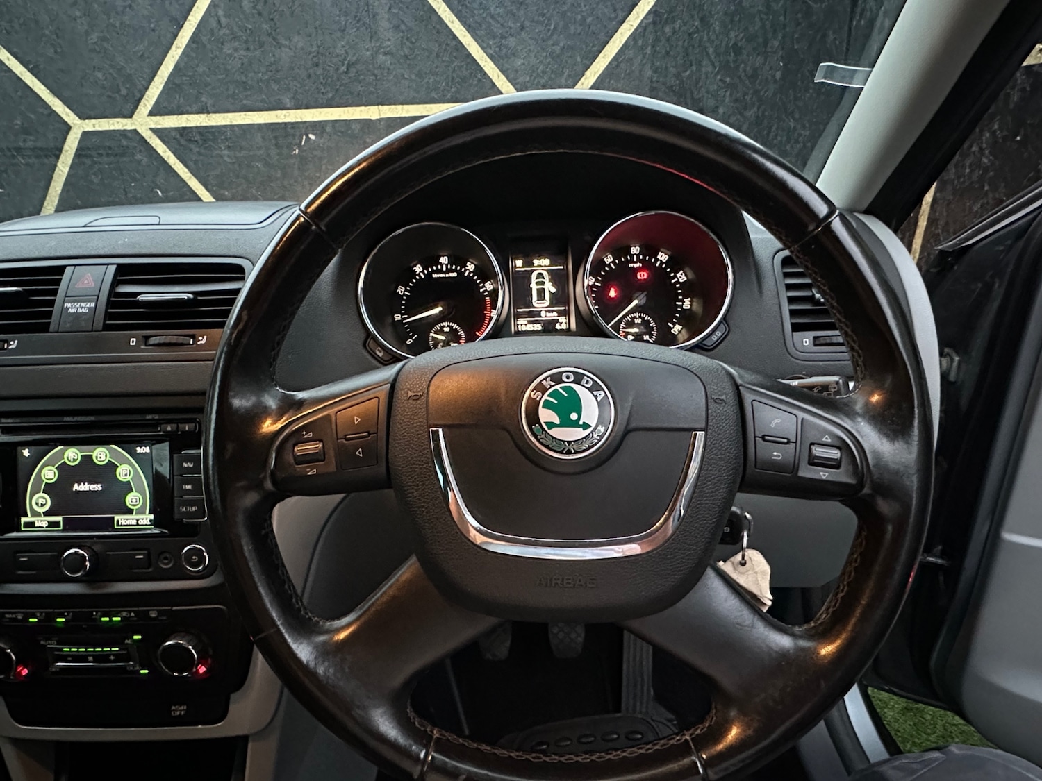 Used Skoda Yeti 2012 for sale - 76268191: Photo 9